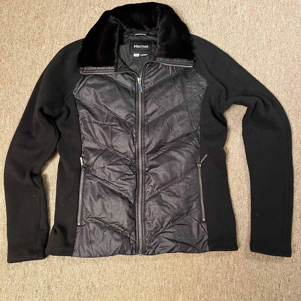 Marmot jacket with knit sleeves and fur collar size large only worn once